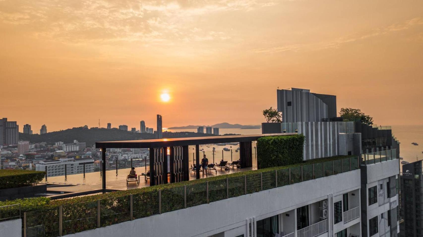 Aparthotel The Base Pattaya By Nami Exterior foto