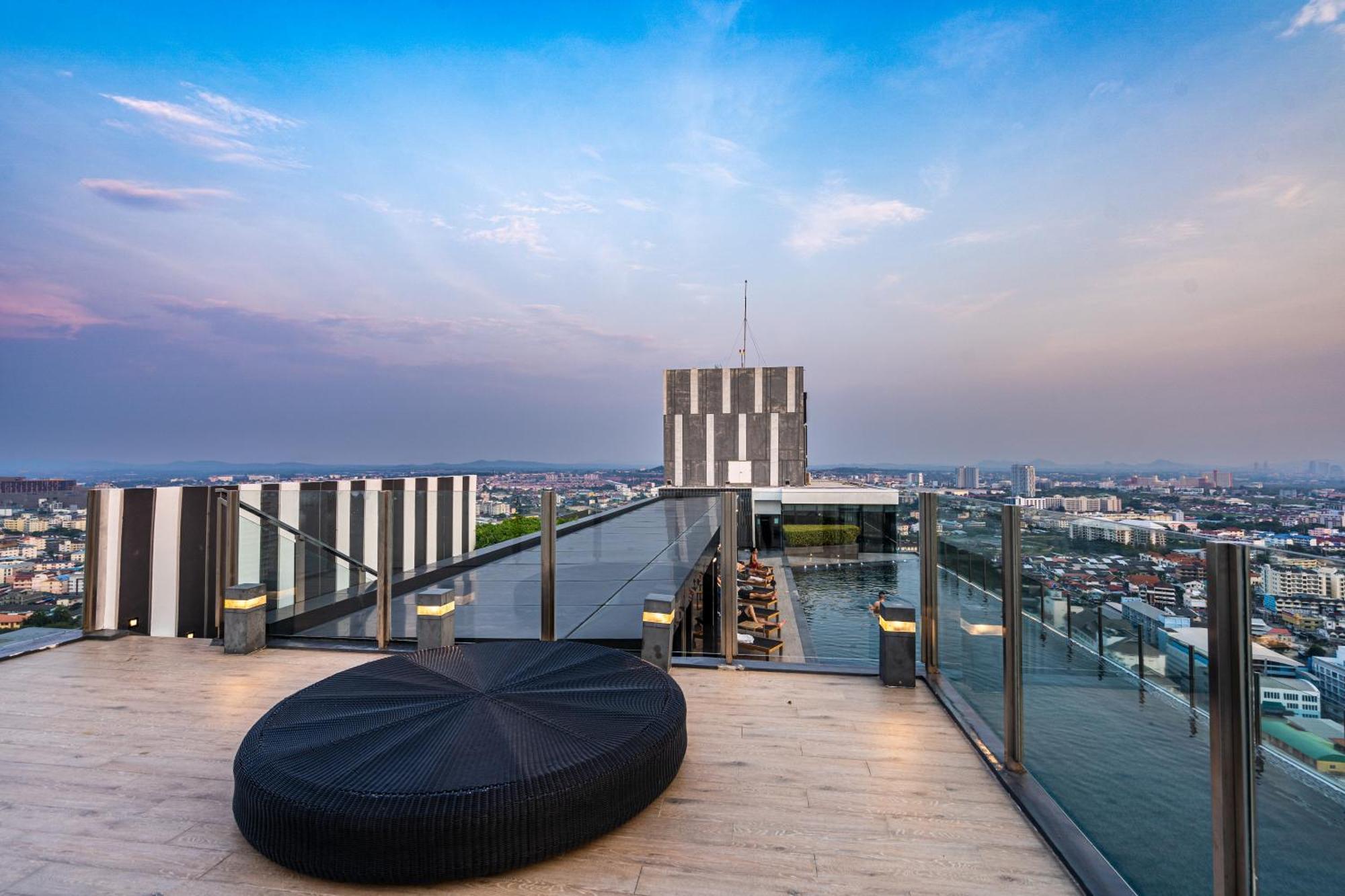 Aparthotel The Base Pattaya By Nami Exterior foto
